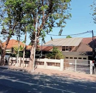 Rumah Hitung Tanah Pusat Kota Raya Darmo Cocok Untuk Usaha Kantor