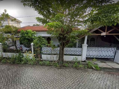 Rumah Hook Tanah Luas Di Ketintang Pusat Kota Surabaya