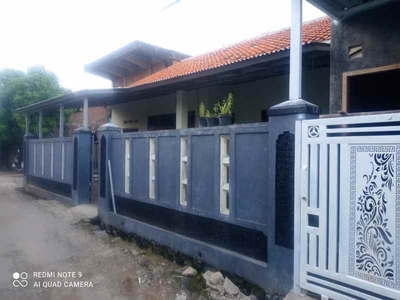 Rumah Kampung Luas Dan Siap Huni