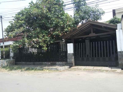 Rumah Lama Strategis Jl Suryalaya Buah Batu Bandung