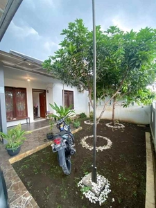 Rumah Luas Cisaranten Kulon Arcamanik Dekat Antapani Bandung