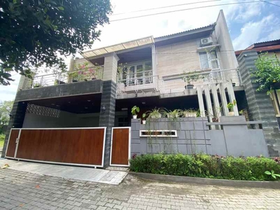 Rumah Mewah 3 Lantai Ada Kolam Renang Di Jalan Palagan Km 75