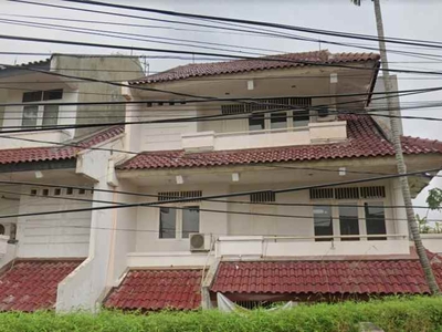 Rumah Mewah 3 Lantai Di Daerah Pangkalan Jati Kota Depok