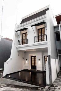 Rumah Mewah American Classic Di Ciganjur Jakarta Selatan