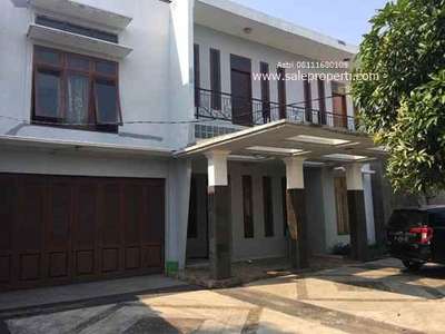 Rumah Mewah Bangka Kemang Jakarta Selatan Pinggir Jalan Row 2 Mobil