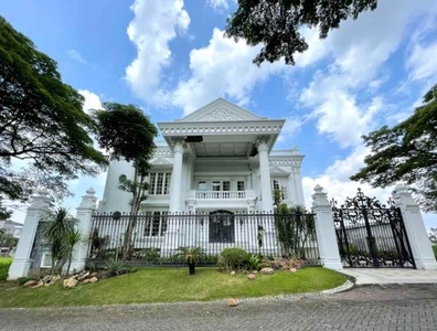 Rumah Mewah Klasik Surabaya Barat Dekat Kampus Ciputra