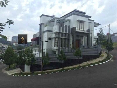 Rumah Mewah Setiabudi Kota Bandung Dekat Kampus Nhi Upi