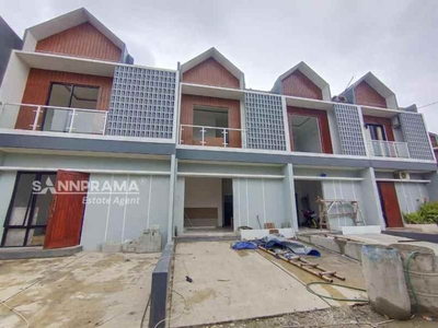 Rumah Minimalis 2 Lantai Siap Huni Tanpa Dp Dekat Stasiun Dicipayung
