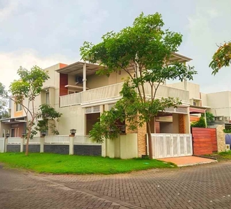 Rumah Modern Minialis Puri Surya Jaya Sidoarjo