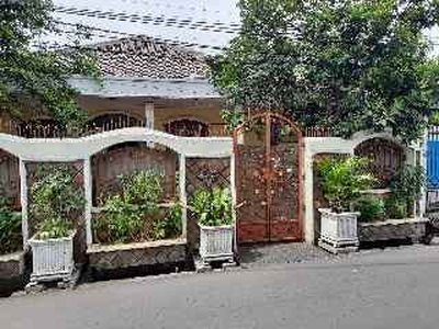 Rumah Nyaman Asri Di Matraman Jakarta Timur