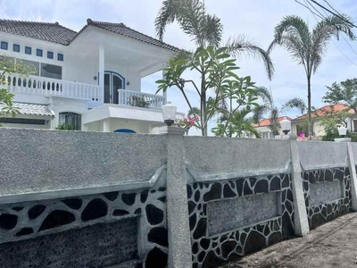 Rumah Pinggir Pantai Meninting Dekat Pantai Senggigi Lombok Barat