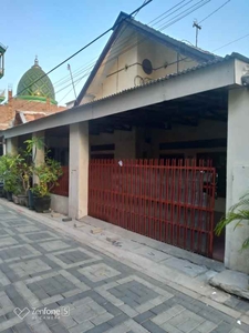 Rumah Pusat Tengah Kota Surabaya