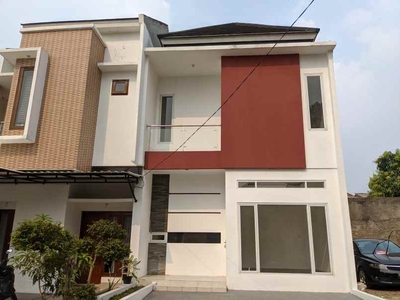 Rumah Siap Huni Dekat Jalan Raya Sawangan