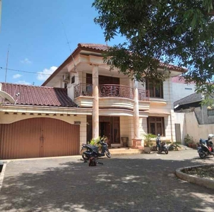 Rumah Strategis Mewah Di Banyumanik Semarang