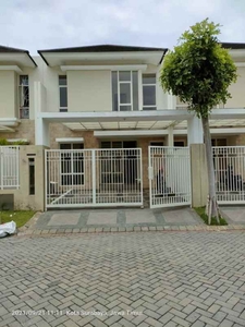 Rumah Surabaya Timur Bangunan Terawat Bagus Dekat Merr Nirwana Ekseku
