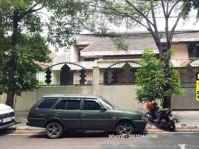 Rumah Tengah Kota Surabaya Jaksa Agung Suprapto Depan Grahadi