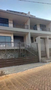 Rumah Villa Mewag 3 Lt Plus Kolam Renang Jl Abdul Ghani Kota Batu
