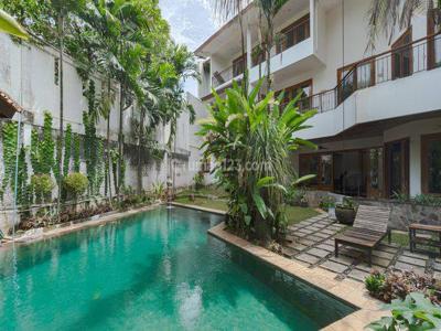 Spacious House With 5 Bedrooms And Pool In Cilandak South Jakarta Cld067