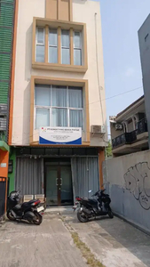 DiJual atau DiSewakan Ruko 3lt di Jalan Juanda Margonda Depok