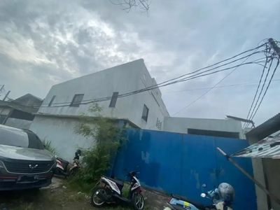 dijual woskhop siap huni tempat strategis