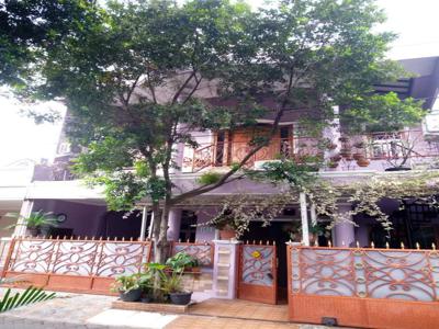 Dijual rumah tingkat di taman royal