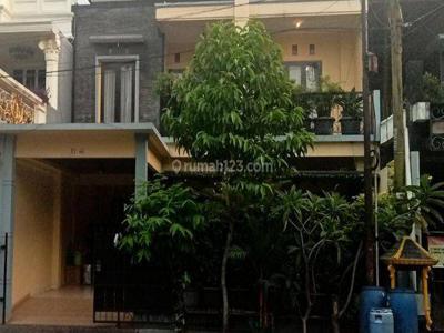 Disewakan rumah cantik 2 lantai di Villa Galaxy Bekasi