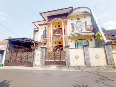 Rumah 2 lantai Gentan bangunan bagus