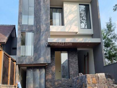 Rumah Citraland Surabaya Baru Model Split Level Mewah