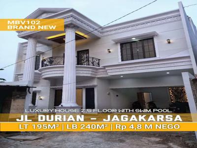 Rumah classic modern 2,5 lantai Jagakarsa Jakarta Selatan.