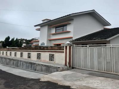 villa Dallil Putra Lembang