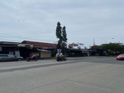 Tanah dan Bangunan di Jl Woltermonginsidi, Pinggir Jalan Raya