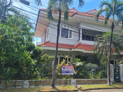 Rumah Cantik Asri Di Taman Kedoya Permai - Kebon Jeruk