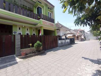 Di jual rumah 2 lantai dalam perumahan one gate system