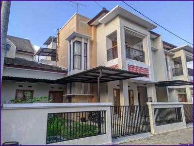 Dijual Rumah 2 Lantai Cantik Dalam Cluster One Gate Dekat PKU Gamping