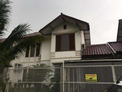 Jual rumah asri di perumahan talaga bestari