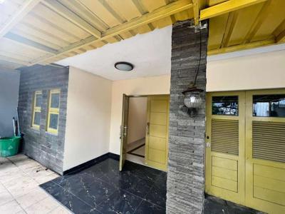 Jual rumah siap huni di meruya utara, br sls renovasi.