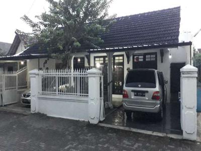 Kawasan Kampus UGM, Rumah Limasan Jati Antik