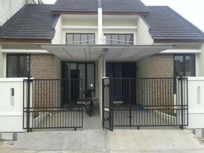 Rumah baru ready stok strategis dikomplek Puri Bintaro H bisa KPR