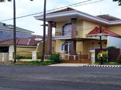 Rumah di Jalan Poros Area Soekarno Hatta
