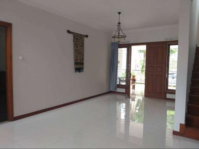 Rumah Graha Famili (Ukuran 336/320 m2)