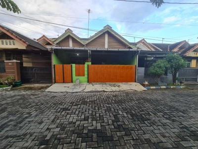 Rumah murah 1,5 lantai siap huni dekat Solo Baru