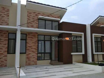 Disewakan Rumah 1 Lantai di Villagio, Cluster Bolzano Citra Raya