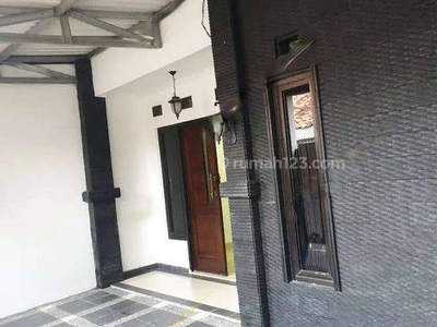 Disewakan Rumah 2 Lantai Tebet Rasamala Siap Huni