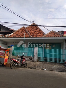 Disewakan Rumah Lokasi Strategis di Jl. Kramat Pulo