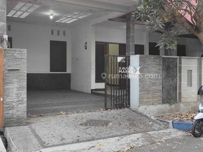 Disewakan Rumah Terawat Siap Huni di Araya, Blimbing Malang