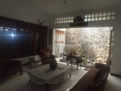 Rumah 2 Lantai Bagus Semi Furnished Sertifikat Hak Milik di Jl. Bojana Tirta, Rawamangun, Jakarta Timur