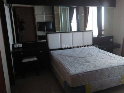 Sewa Apartemen Thamrin Residence 3 Bedroom Lantai Sedang Furnished