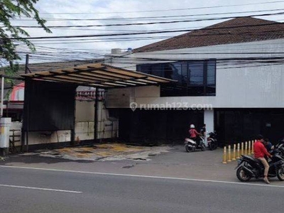 Bengkel beserta rumah di Bintaro sektor 2. Tangerang Selatan