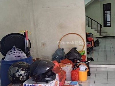 Chandra Rumah Sewa 2 Lantai Uk 10x20m Lokasi Bagus Komplek Dutamas