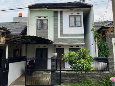 Dijual Rumah LT117 LB90 2 Lantai 5KT 4KM Legalitas SHM Lokasi Strategis - Bandung Kota